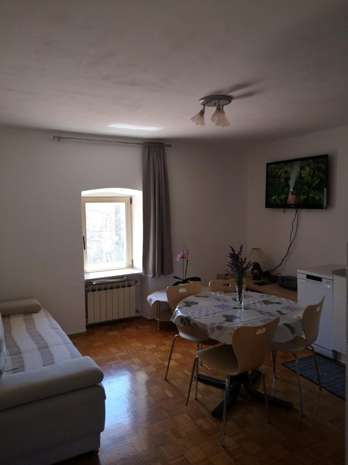 Apartma Ester Lucija Kültér fotó